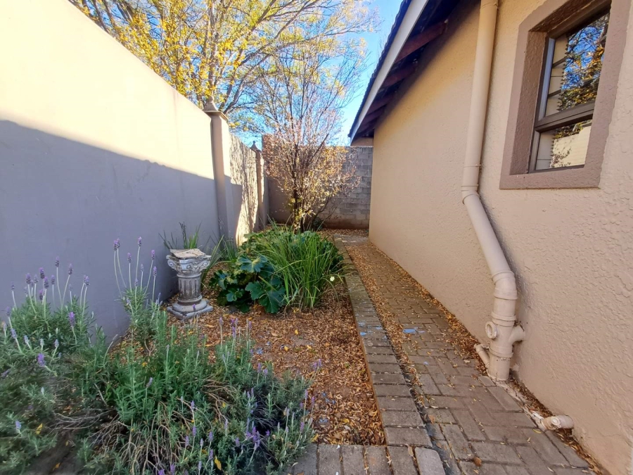 8 Bedroom Property for Sale in Noordhoek Free State